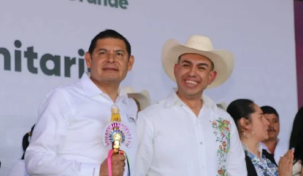 Hallan drogas y armas en propiedades del alcalde morenista de Cuautempan, Puebla