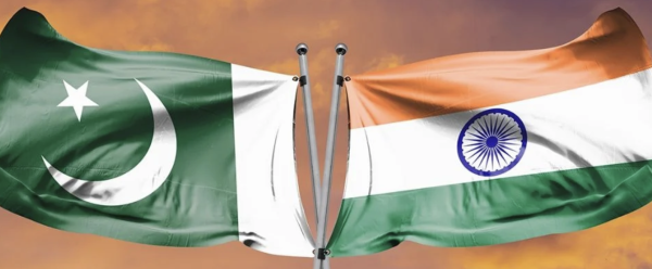 China reitera su oferta para mediar entre India y Pakistán; apuesta por un alto el fuego duradero
