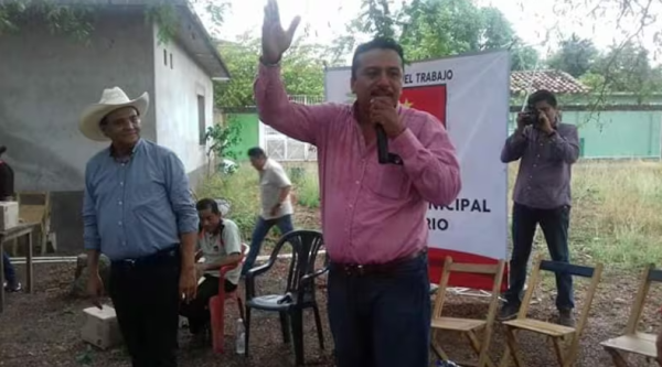 Asesinan a regidor de Oaxaca mientras entregaba regalos por el Día de la Madre