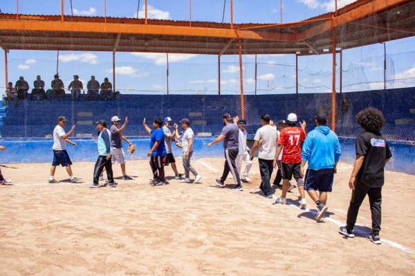 Vence “Que Cuadrillón” a “Diablos” en Torneo Interdependencias del Gobierno de Meoqui