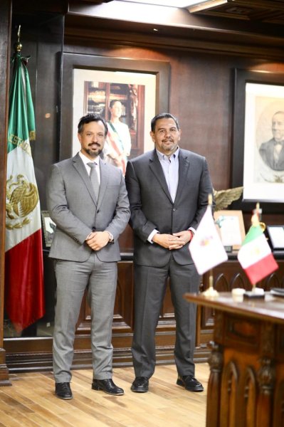 Recibe el Presidente Pérez Cuéllar visita del representante de New México Border Authority
