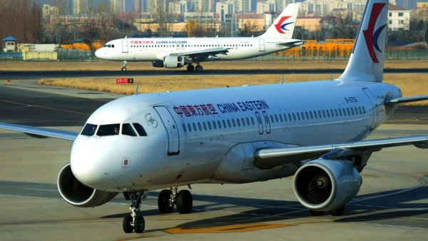 China levanta la prohibición de compras a Boeing tras la tregua comercial con EU
