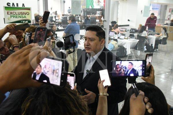 Dice Alfredo Chávez que Miguel Riggs es 
