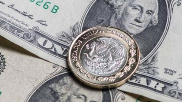 Peso mexicano cierra estable tras tocar su mejor nivel contra el dólar en siete meses
