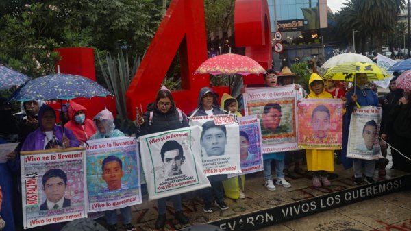 Caso Ayotzinapa: Detienen a exjueza por presunto vínculo con desaparición de los 43 normalistas
