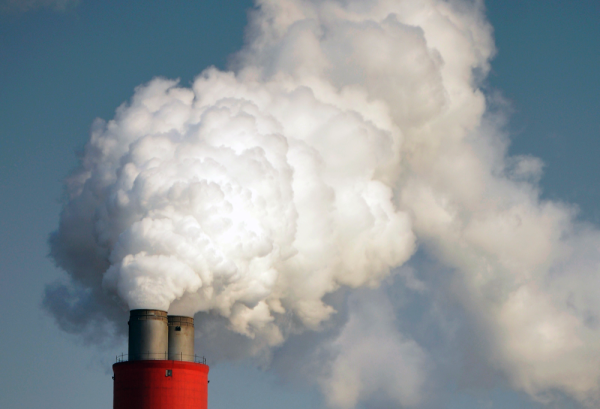 Emisiones de CO2 en China bajaron en el primer trimestre ante el auge de energías renovables