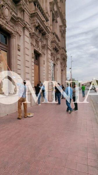 Blindan Palacio de Gobierno por manifestación de maestros