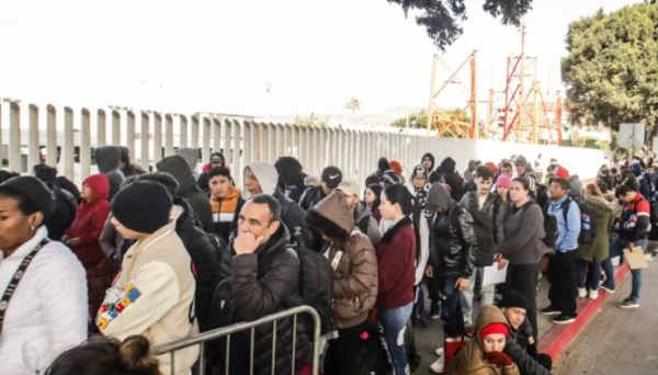 California busca frenar las inscripciones de migrantes a su programa de salud