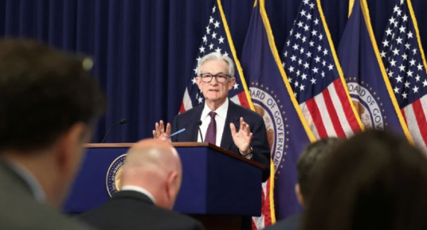 Powell defiende el marco regulatorio que la Fed frente a la presión de Trump