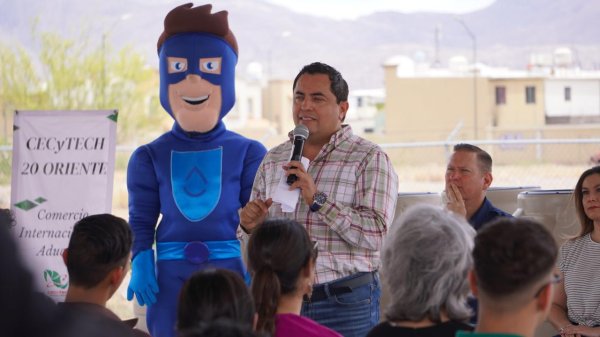 La JMAS Chihuahua dona 20 tinacos a escuelas del sur de la ciudad