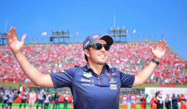 Equipo de F1 expresa otra vez su interés por Checo Pérez