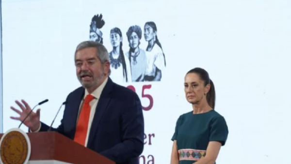 México confronta a legisladores de EU por impuesto a remesas