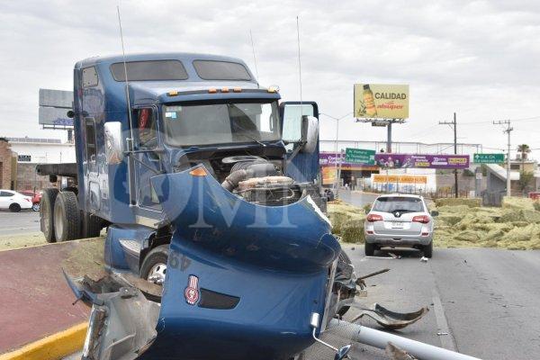 Cierran carriles en el De la Juventud tras fuerte percance vial; varios lesionados