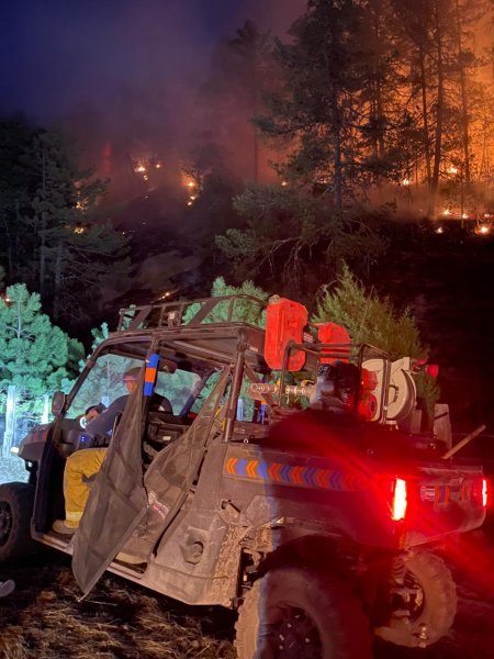 Colabora Protección Civil en labores para mitigar incendios forestales activos en el municipio de Madera