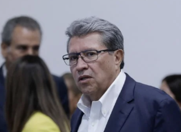 Ricardo Monreal celebra decisión de congreso de EU de frenar impuesto a remesas de migrantes