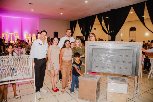 Cientos de mamás disfrutan de evento organizado por Gobierno Municipal de Camargo