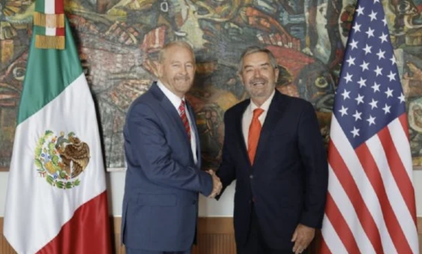 Antes que con Sheinbaum, el nuevo embajador de EU se reúne con Juan Ramón de la Fuente