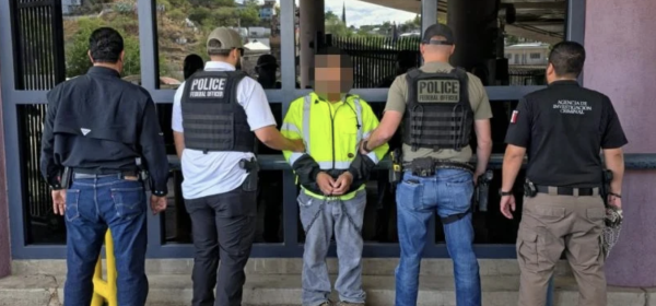 Detienen en Arizona a sujeto acusado del asesinato de su yerno en Sinaloa; lo deportan a México