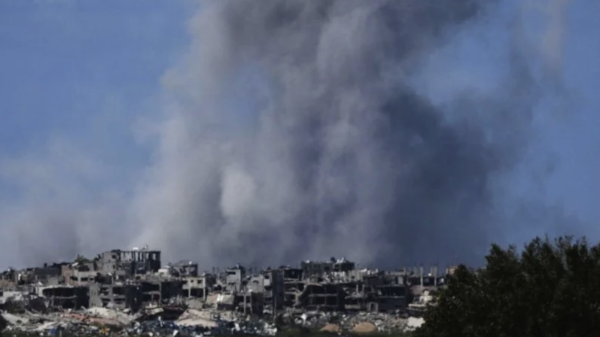 Ataque israelí en campamento de desplazados en Gaza deja al menos 24 muertos
