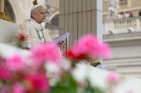 León XIV inicia su pontificado con misa inaugural: “¡Es la hora del amor!”