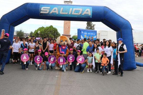 Participan más de 700 personas en carrera “Tu Familia es Primero”, en Delicias