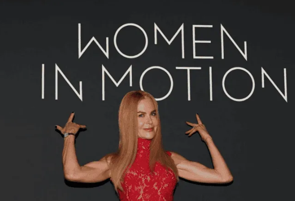Nicole Kidman recibe el premio 