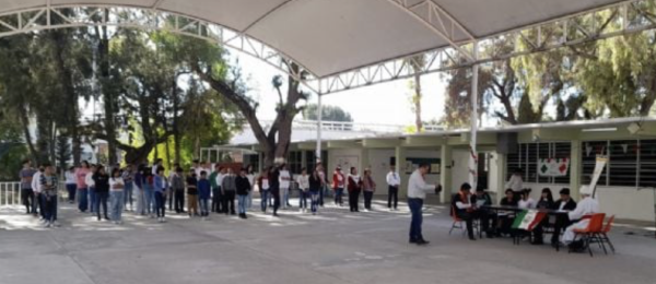 Hallan a estudiante sin vida en baños de secundaria de Pachuca