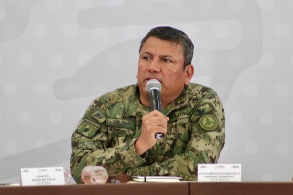 Gobernador de Puebla exhorta a su gabinete y a alcaldes a evitar nexos criminales y no ser omisos