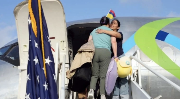 Arrancan las deportaciones voluntarias en EU: 64 migrantes regresan en el primer vuelo