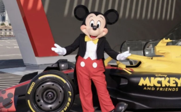Disney y la Fórmula Uno anuncian una alianza global para 2026 que promete enriquecer el entretenimiento