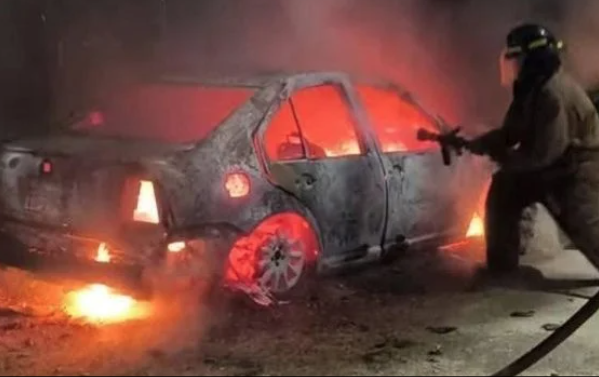 Noche violenta en Acapulco deja cuatro personas muertas, tres heridos y vehículos incendiados