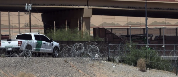 Al menos 60 migrantes se declaran culpables de ingresar a zonas militares en la frontera con México
