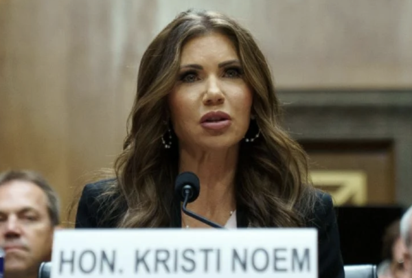 Kristi Noem niega planes de 