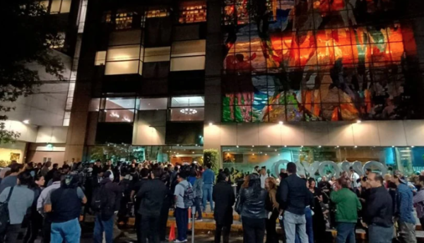 Entre un fuerte operativo de seguridad, Brugada acude a funerales de colaboradores; llaman a cerrar filas contra el crimen en CDMX