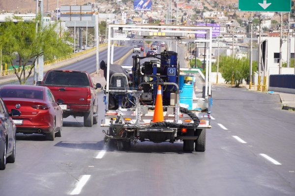 Remarca Municipio líneas divisorias de carriles de la avenida Pacheco