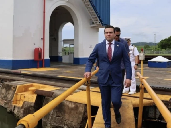 Estados Unidos planea que sus buques pasen gratis por el Canal de Panamá