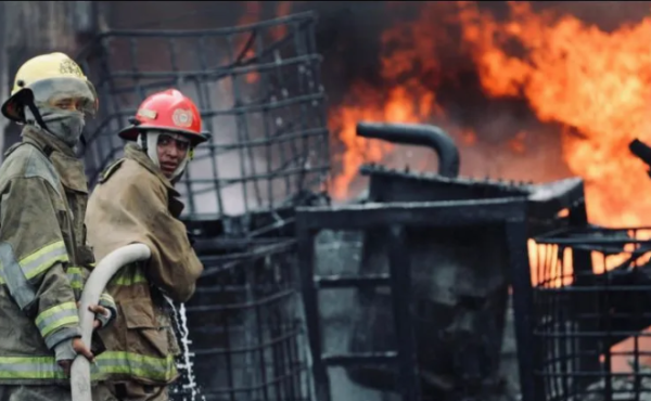 Miles de litros de combustible se consumieron en incendio en NL