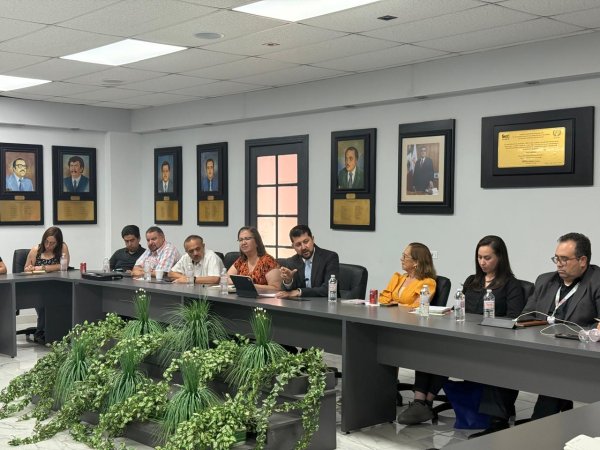 Presenta PCE informe de avances y resultados a dirigentes del SNTE Sección 42
