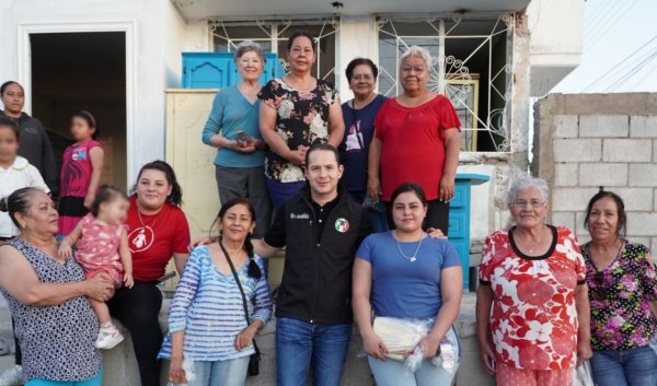 José Luis Villalobos reafirma su compromiso familias de la colonia Infonavit Nacional