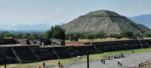 Reabren acceso a la Pirámide de la Luna en Teotihuacán