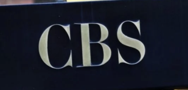 Directora de CBS News renuncia durante disputas legales con Trump