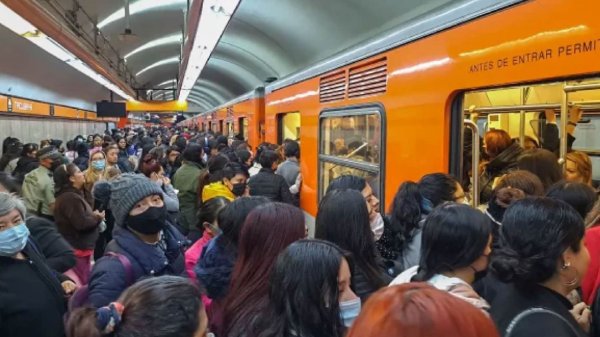 Pinchazos en el Metro: qué se sabe de las iniciativas que buscan tipificar conducta como delito en CDMX