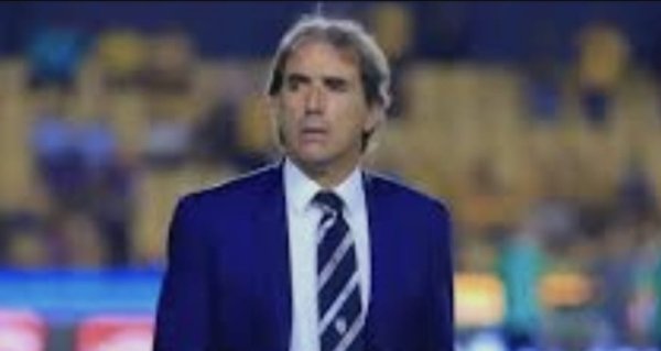 DT de Pachuca renuncia previo al Mundial de Clubes
