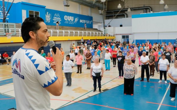 Participan más de 300 adultos mayores en mega activación física municipal