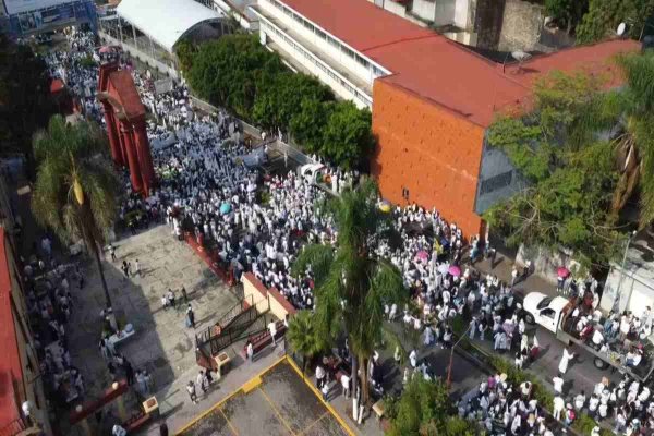 Con caminata por la paz en Cuernavaca, obispo exige acciones contra la violencia y abre “buzón de paz” para ayudar a madres buscadoras