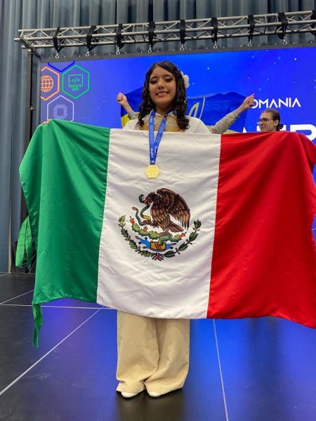 Gana alumna del Conalep Juárez I medalla de oro en competencia internacional en Rumania