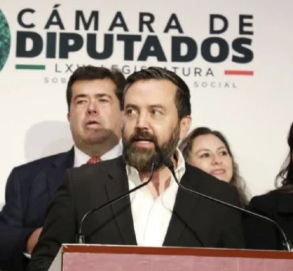 Vocero de Morena justifica por qué tiene una casa de 4.8 millones de dólares en EU