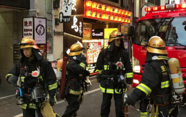 Explosión en una construcción de Tokio deja 10 personas lesionadas; evalúan daños a tuberías de gas