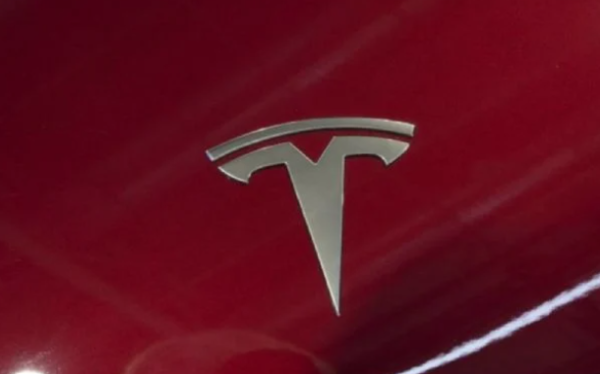 Ventas mensuales de Tesla en Europa caen 49%