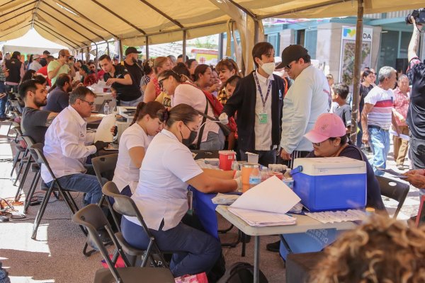 Beneficia Feria de Servicios a cientos de familias delicienses: Valenciano